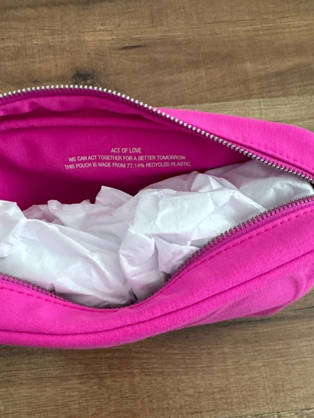NWOT Valentino Pink Cosmetic / Toiletry bag